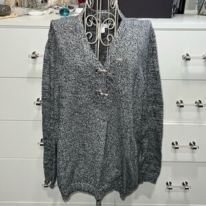 Charter Club v-neck sweater with ribbed cuffs, size L